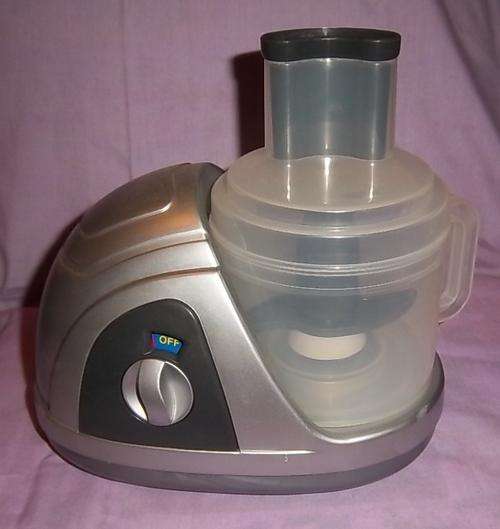 A BATTERY OPERATED JUICER