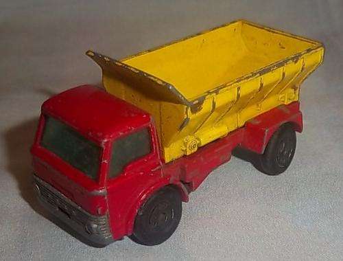 A GRIT SPREADER TRUCK BY MATCHBOX, SUPERFAST NO. 70