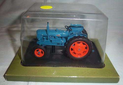 A BOXED MINIATURE FORDSON POWER MAJOR - 1958 TRACTOR, DIE CAST METAL