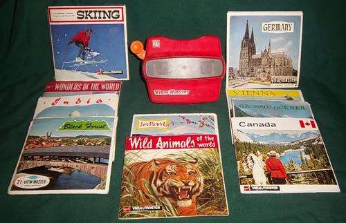A VINTAGE VIEW MASTER WITH X10 DIFFERENT PACKETS OF VIEWING DISCS