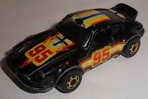 BLACK PORSCHE 911 BY HOTWHEELS