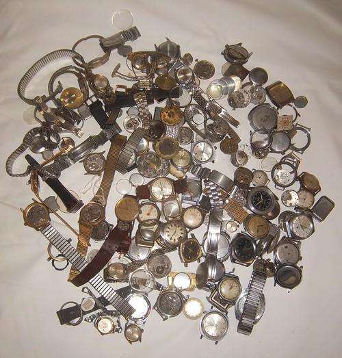 LOT VINTAGE WRIST WATCHES AND MOVEMENTS FOR REPAIR, PARTS OR TO MAKE JEWELRY