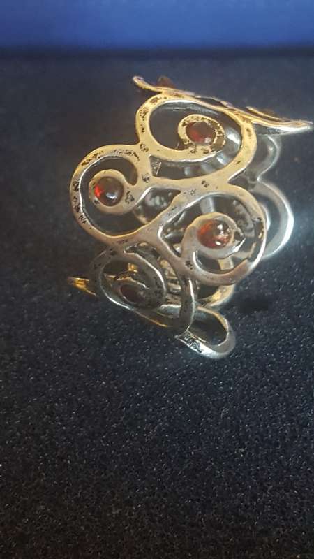 925 SILVER RING WITH GARNET STONES
