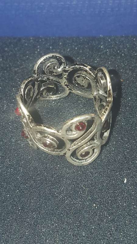 925 SILVER RING WITH GARNET STONES