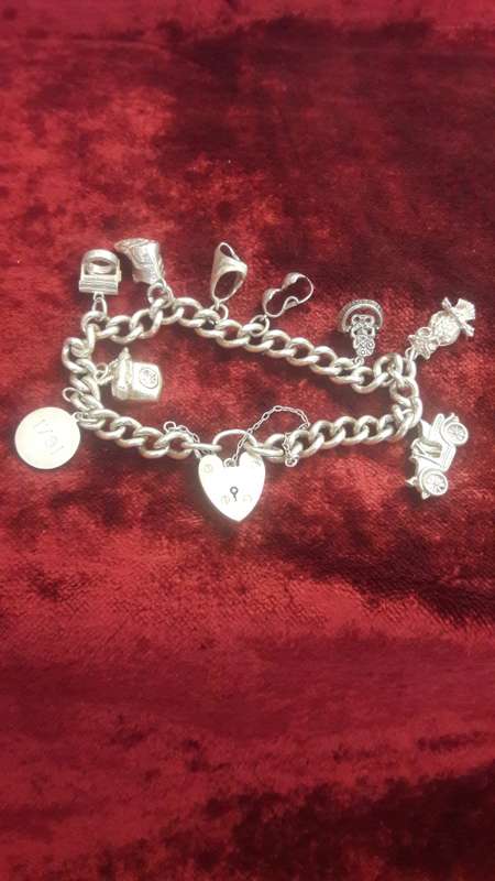 Vintage Collectable Charm Bracelet with charms