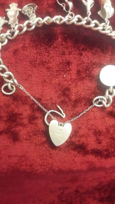 Vintage Collectable Charm Bracelet with charms