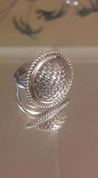 Unusual Botton Ring