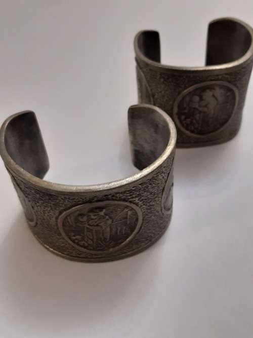 Puter Bangles