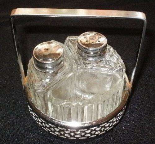 A NICE LITTLE CRUET SET
