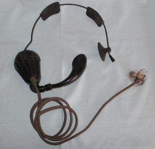 A WW 1 OR 2 HEADPHONE STARTING AT R1