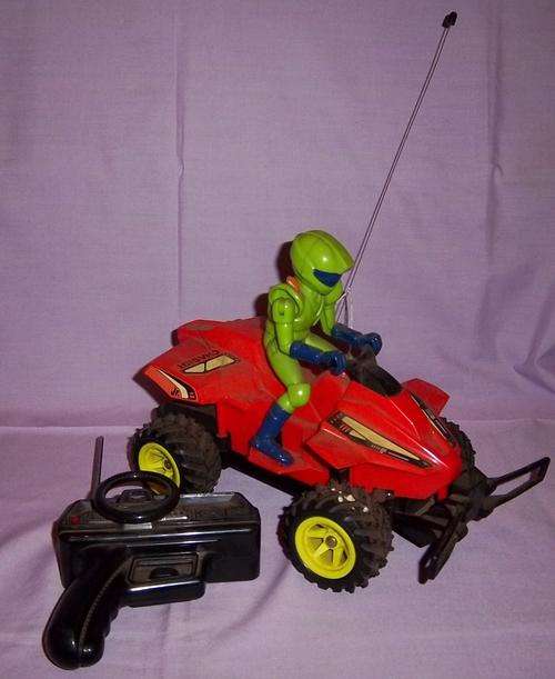 REMOTE CONTRAL X4 WHEELER WITH DETACHABLE DRIVER