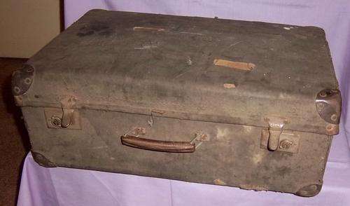 A VINTAGE SUITE CASE STARTING AT R1