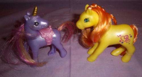 X2 SMALL PONIES - X1 MADE BY LANARD 1994