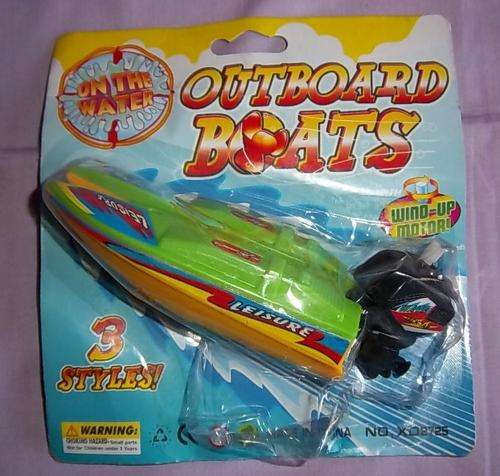 A WIND-UP MOTOR BOAT FOR FUN IN THE BATH