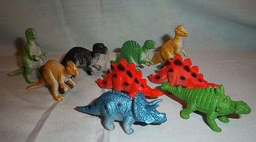 X9 MINIATURE PLASTIC DINOSAURS