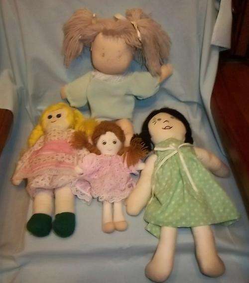 X4 OLD CLOTH DOLLS