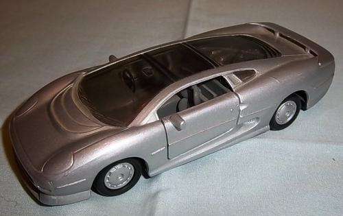 A DIE CAST JAGUAR XJ220 BY MAISTO