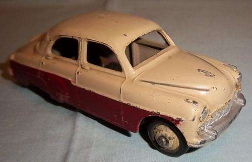 A DINKY TOYS VAUXHALL CRESTA