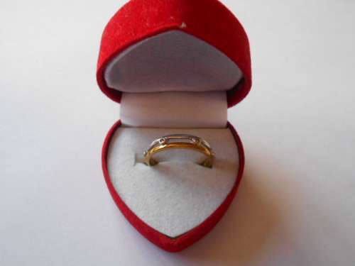 **REDUCED Genuine Diamond Ring unusual Two Tone Gold**