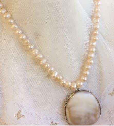 **Genuine Pearl Necklace with Reversible Pendant - Stunning**