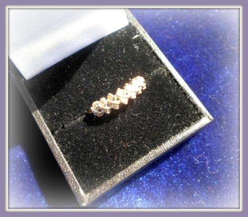 Beautiful 9ct Genuine Diamond Ring .25ct