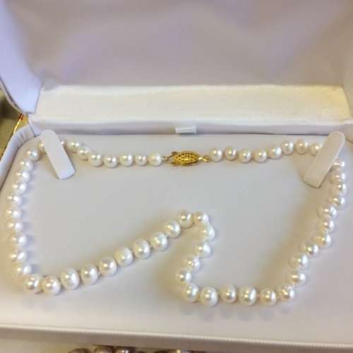 Genuine Cultured Pearls | 45cm | Free Earrings | Classic and Eelegant