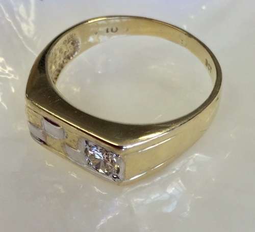 GENTS GENUINE DIAMOND GOLD RING