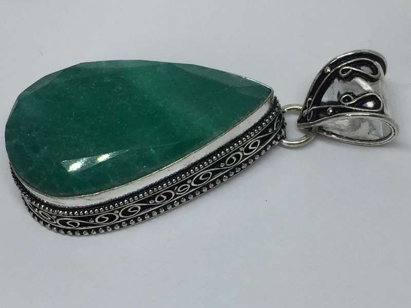 Impressive Emerald Green Quartz Pendant with FREE Chain!