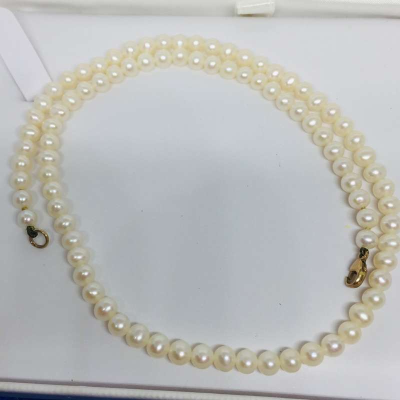 Vintage Genuine Pearl Necklace with 9ct Gold Clasp