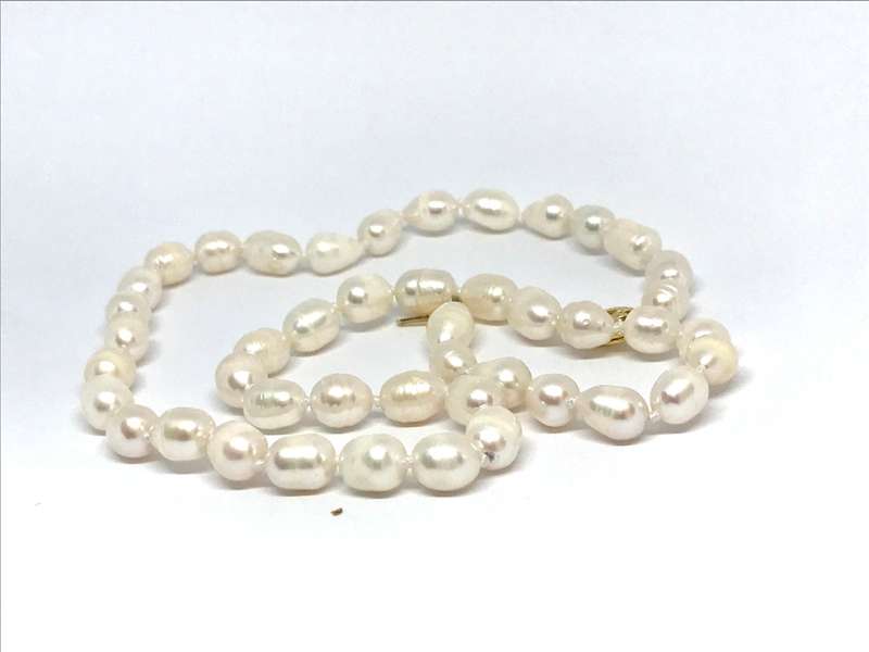 GENUINE WHITE BAROQUE PEARL NECKLACE