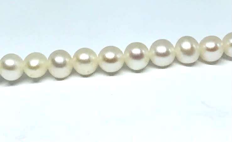 Vintage Genuine Pearl Necklace with 9ct Gold Clasp