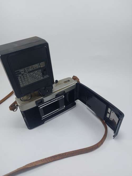1967 Olympus Trip 35 & Sunpak GX14 Flash