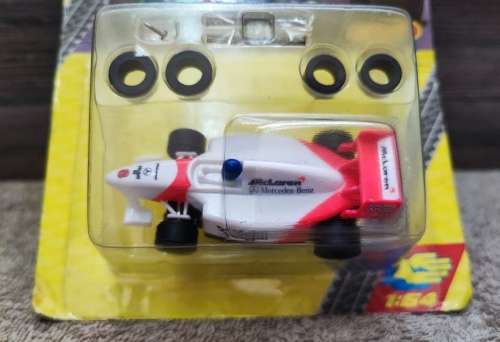 2005 Hornby Micro Scalextric Mclaren F1( Scale 1:64)