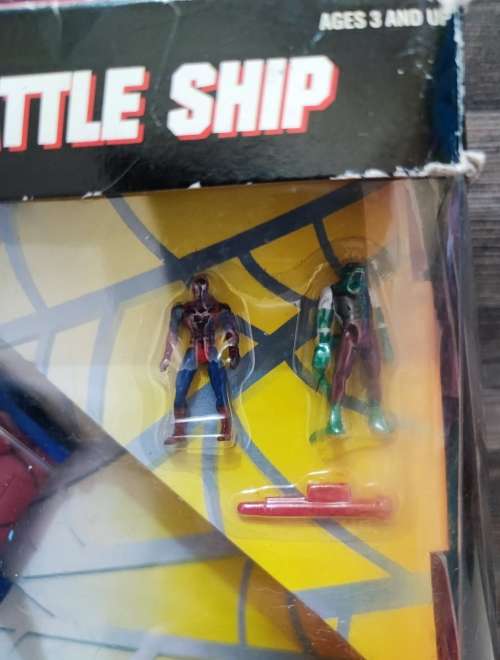 Vintage 1997 Toy Biz Spiderman Mini Figurine Playset