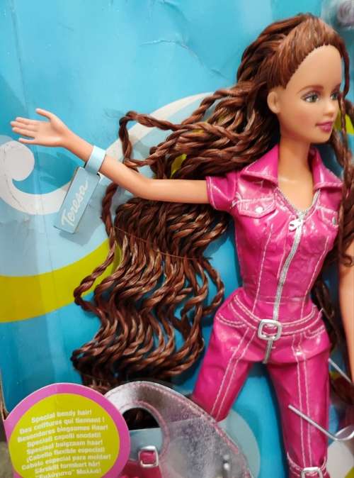 2003 Mattel Cool lookz Barbie Trendy & Bendy Total Flexi Teresa