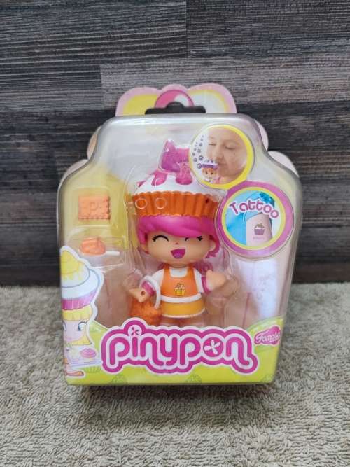 2013 Famosa PinyPon Doll