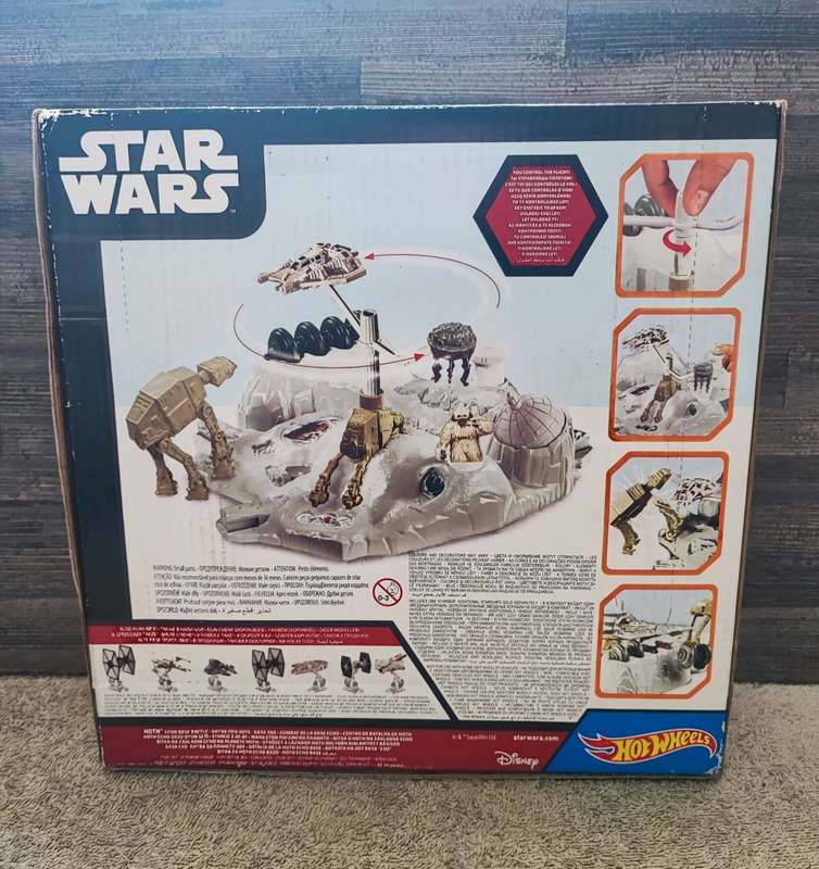 2015 HotWheels Star Wars Hoth Eco Base Battle Set