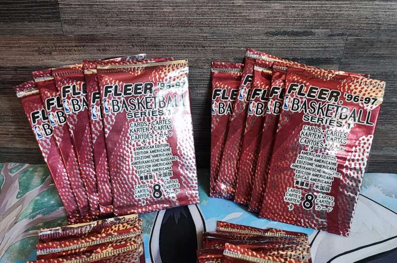 96/97 Fleer NBA Basketball Trading Cards(Bid per packet)