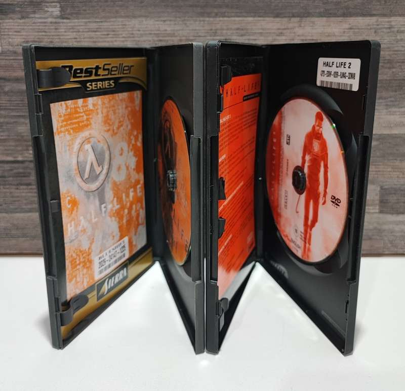 PC Game - Half Life 1 and Half Life 2