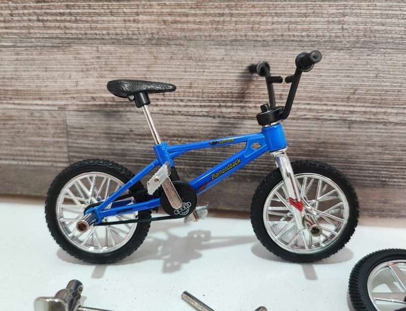 1999 Flick Trix Diamondback(Blue) Finger BMX with Accessories