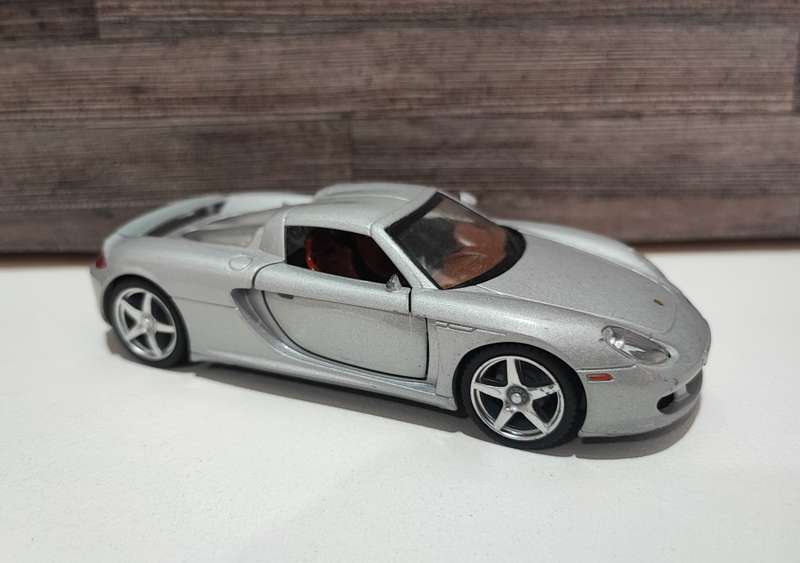 Porsche Carrera GT Model Car with Alarm