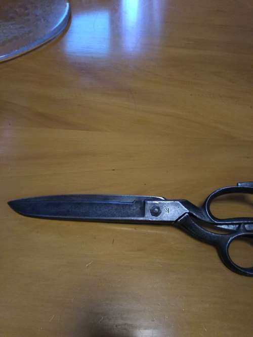 Vintage GARANTITO MARTELLATO scissors