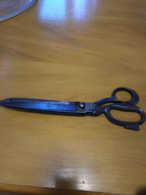 Vintage GARANTITO MARTELLATO scissors