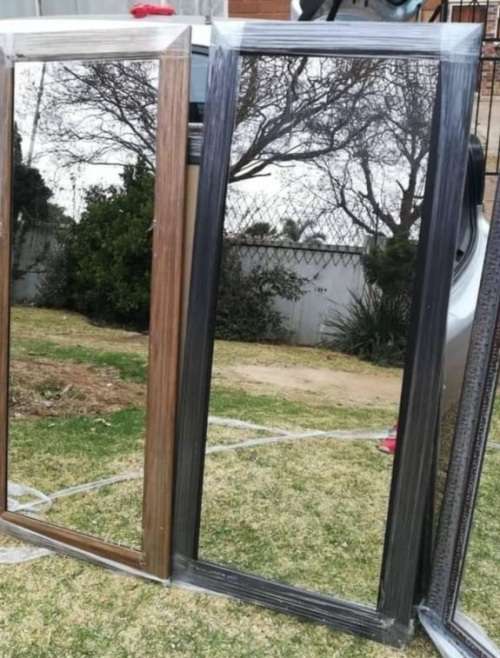Wall mirror