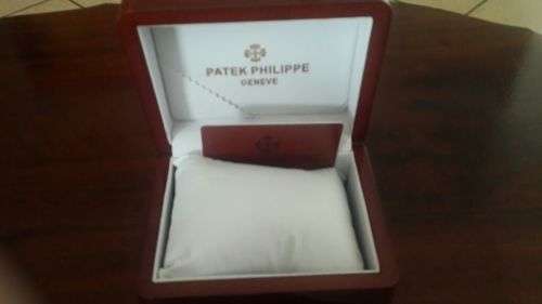 BEAUTIFUL PATEK PHILIPPE WATCH DISPLAY CASE