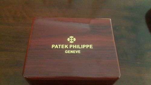 BEAUTIFUL PATEK PHILIPPE WATCH DISPLAY CASE