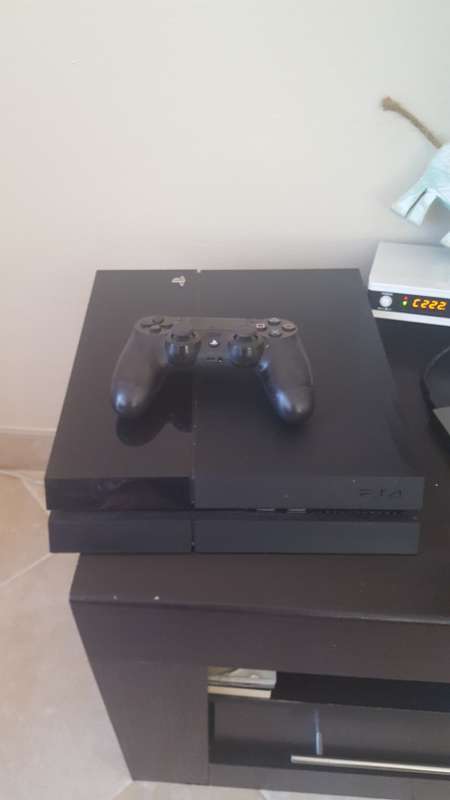 Playstation 4 (PS4 console) + 11 games