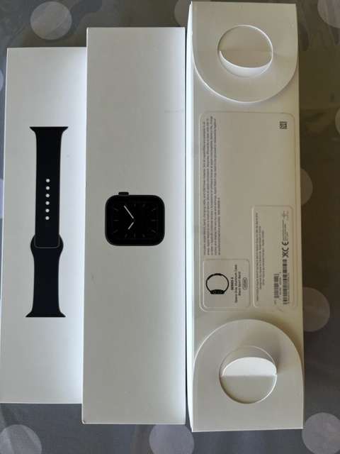 Apple Watch Series 5 44mm Space Grey