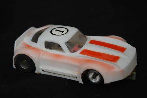 Hiperformence slot car,for build tracks ,more voltige requer than scalextrick cars.