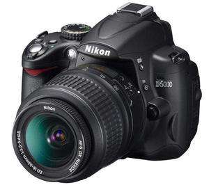 NIKON D5000 *Like New* 12.3 MP DSLR Camera - Battery Grip (Kit w/ AF-S DX VR 18-55mm Lens)